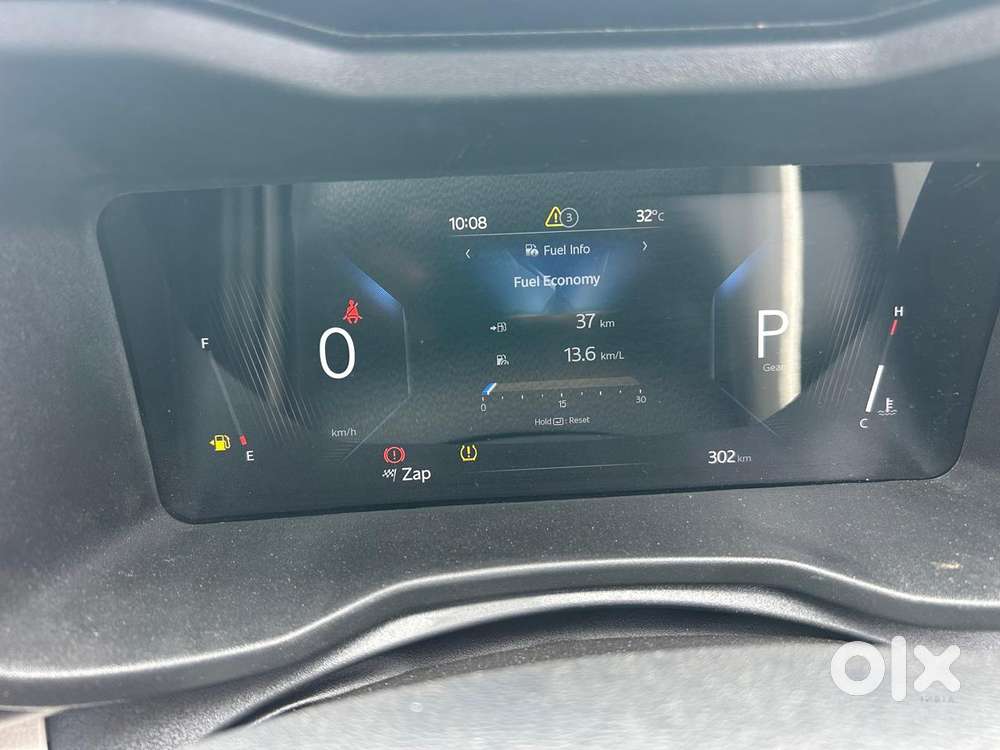 Mahindra Xuv 3xo Ax5 Pm At, 2026, Petrol