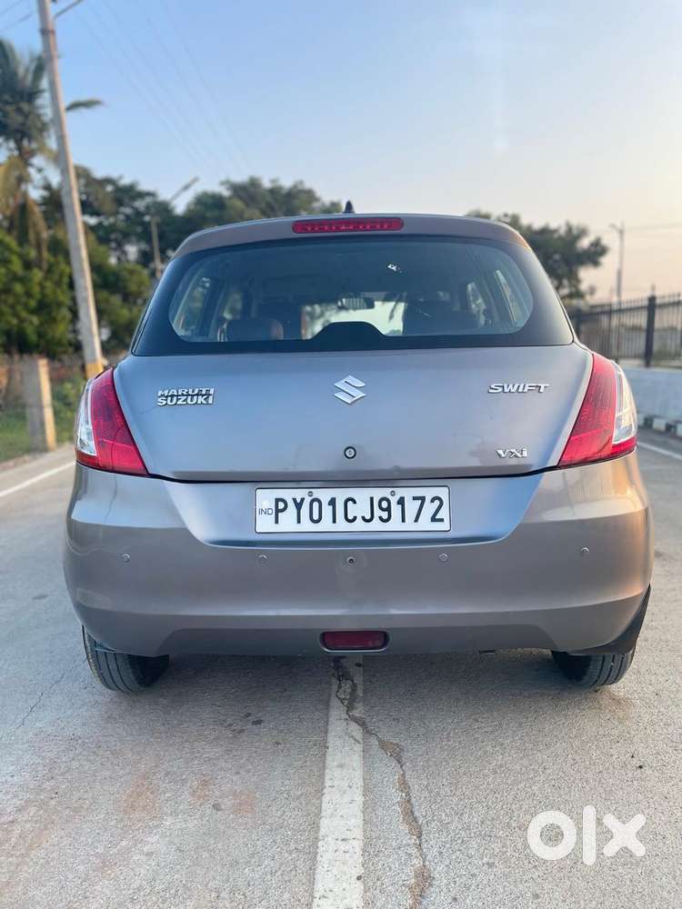 Maruti Suzuki Swift Vxi With Abs, 2015, Petrol