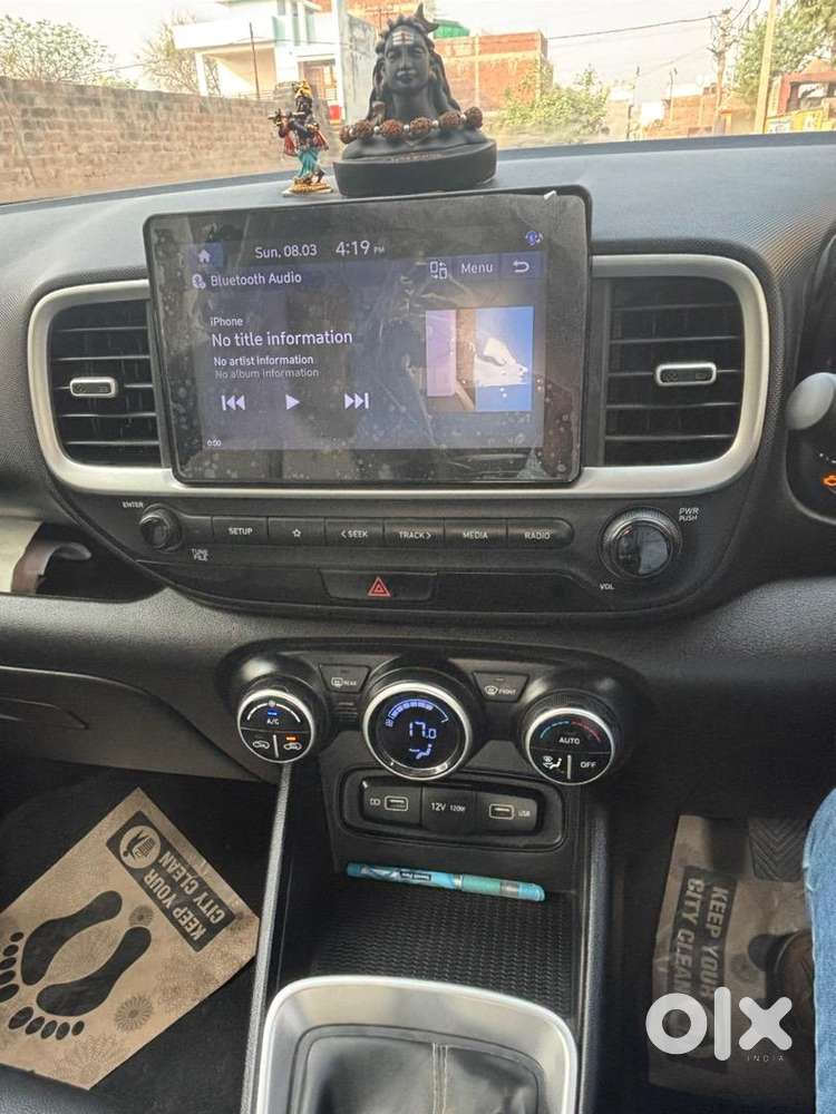 Hyundai Venue 2022 Petrol 39500 Km Driven