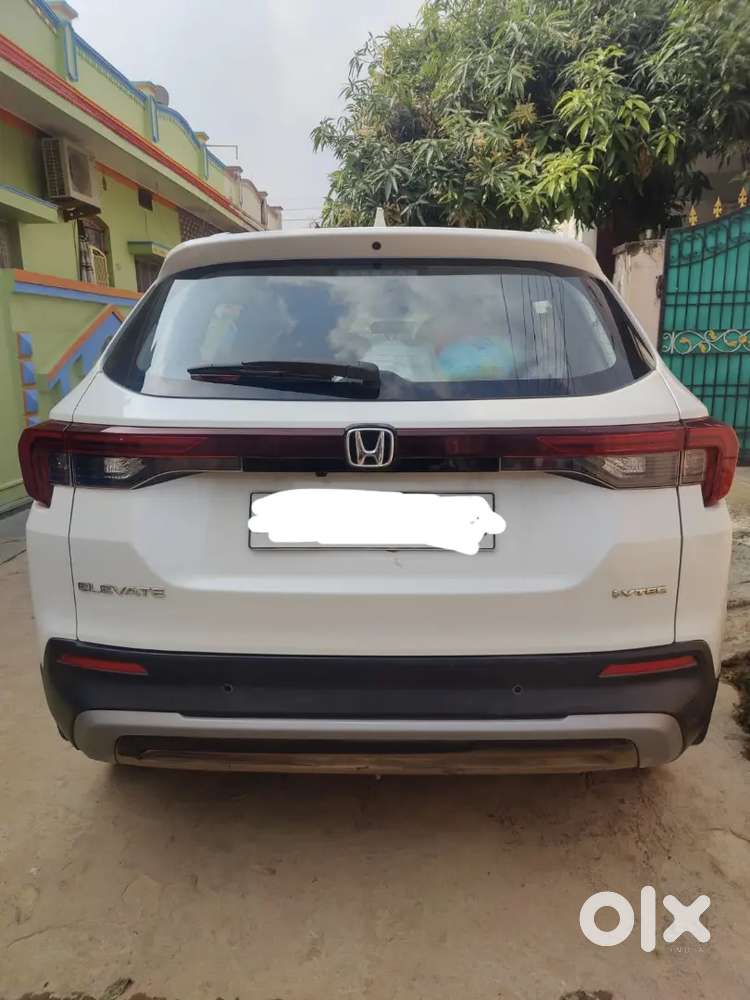 Honda Elevate 2024 Petrol Well Maintained