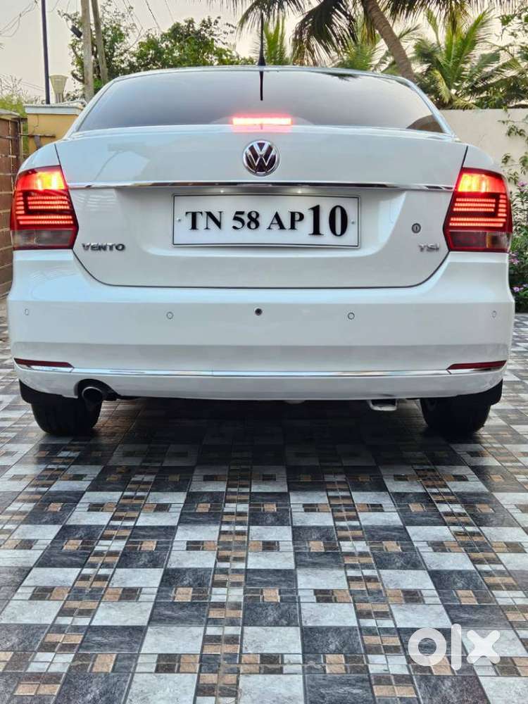 Volkswagen Vento 1.5 Highline Plus At 16 Alloy, 2017, Petrol