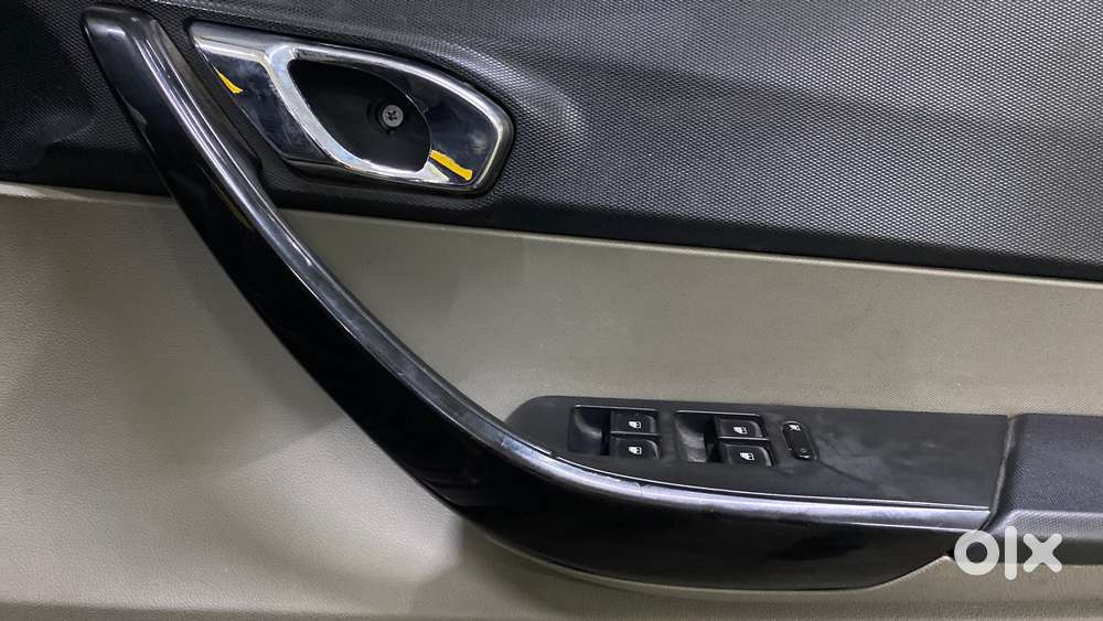 Tata Tiago 1.2 Revotron Xz, 2016, Petrol