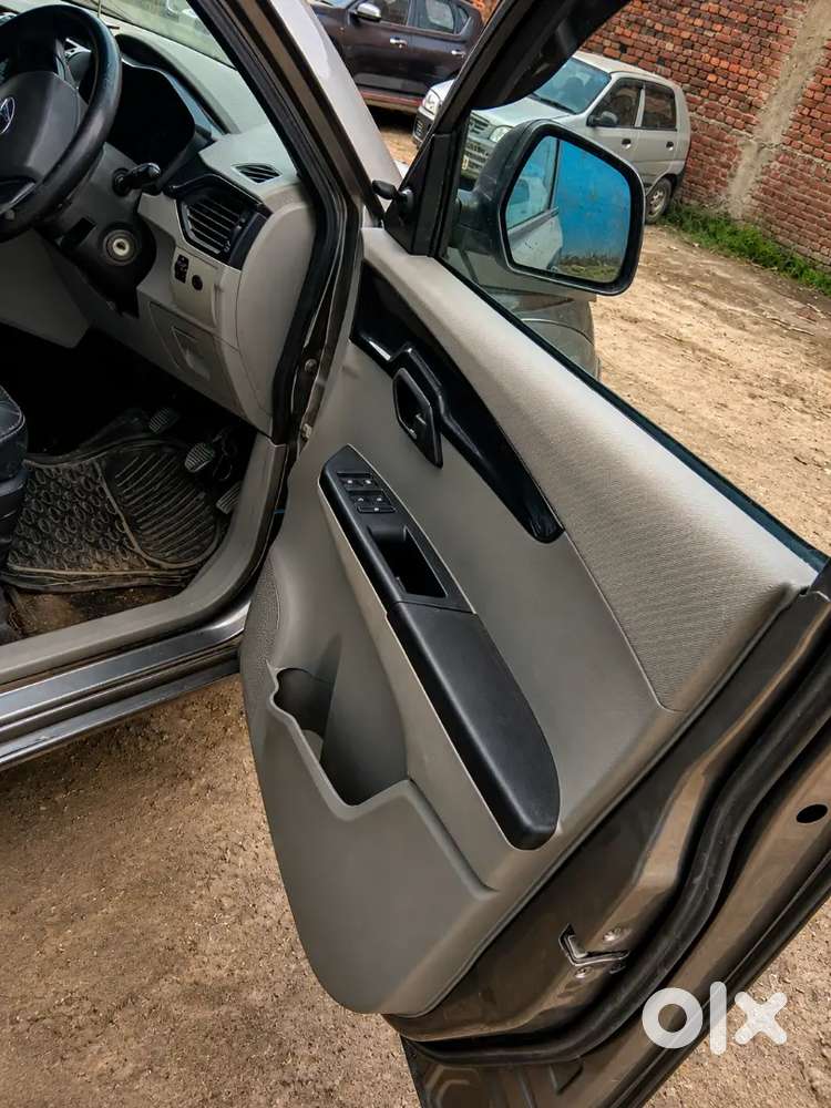 Mahindra Kuv 100 2016
