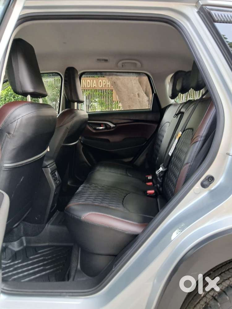 Maruti Suzuki Grand Vitara 1.5 Delta Smart Hybrid At, 2025, Petrol