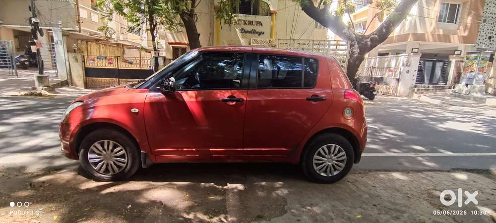 Maruti Suzuki Swift Vxi + Manual, 2011, Petrol