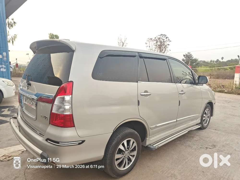 Toyota Innova 2015 Diesel 190000 Km Driven