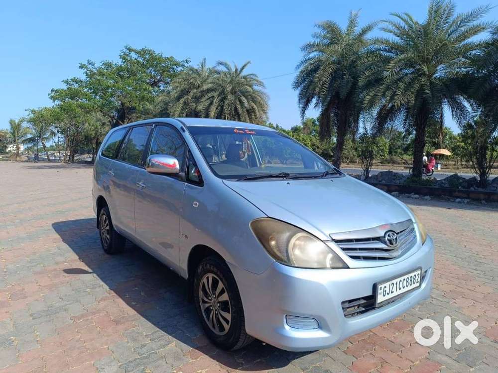 Toyota Innova 2004-2011 2.5 V Diesel 8-seater, 2010, Diesel