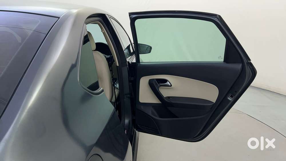 Volkswagen Vento 1.6 Highline, 2021, Petrol