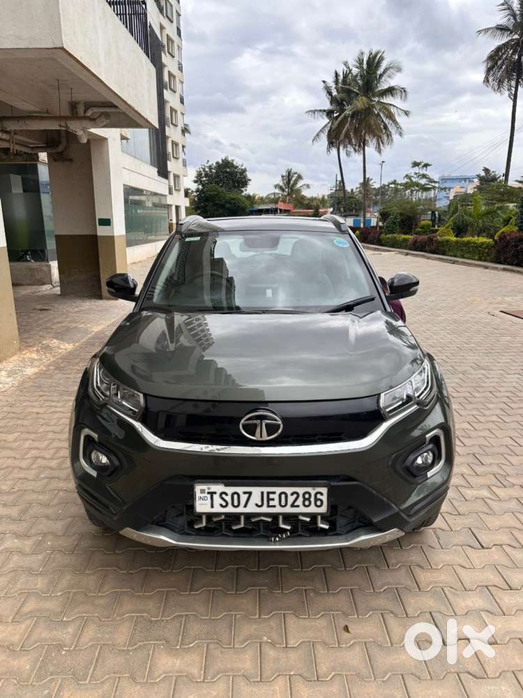Tata Nexon Xz+ Sunroof , 26,402km -  Petrol , Manual 2022