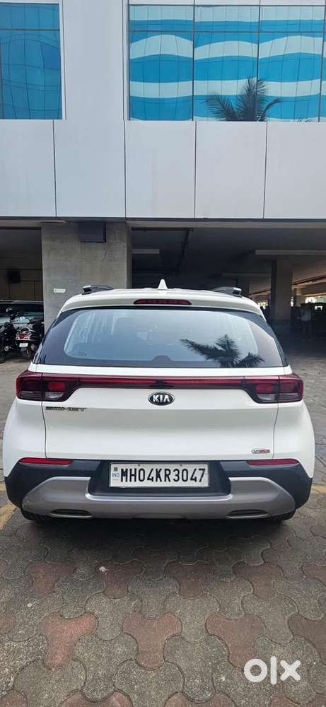 Kia Sonet 2021 Petrol Automatic For Sale – Excellent Condition!