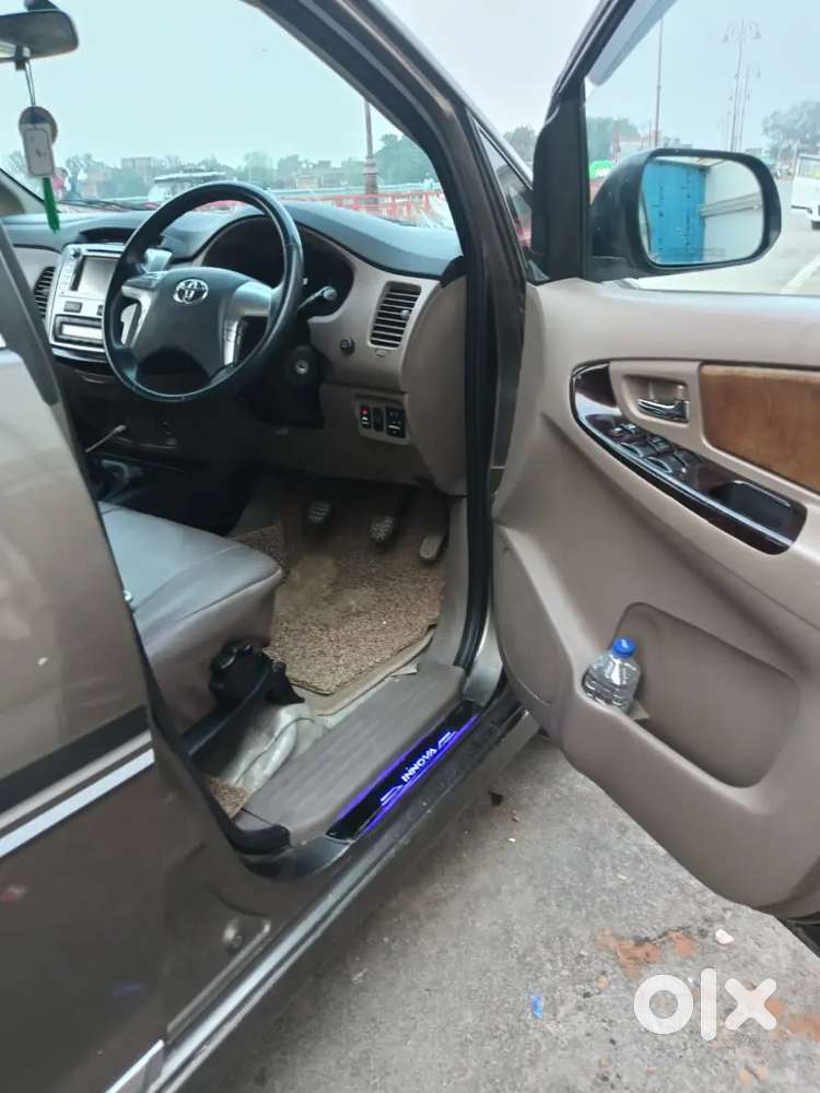 Toyota Innova 2015