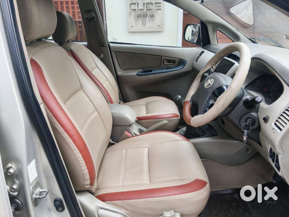 Toyota Innova 2.5 G (diesel) 8 Seater, 2012, Diesel