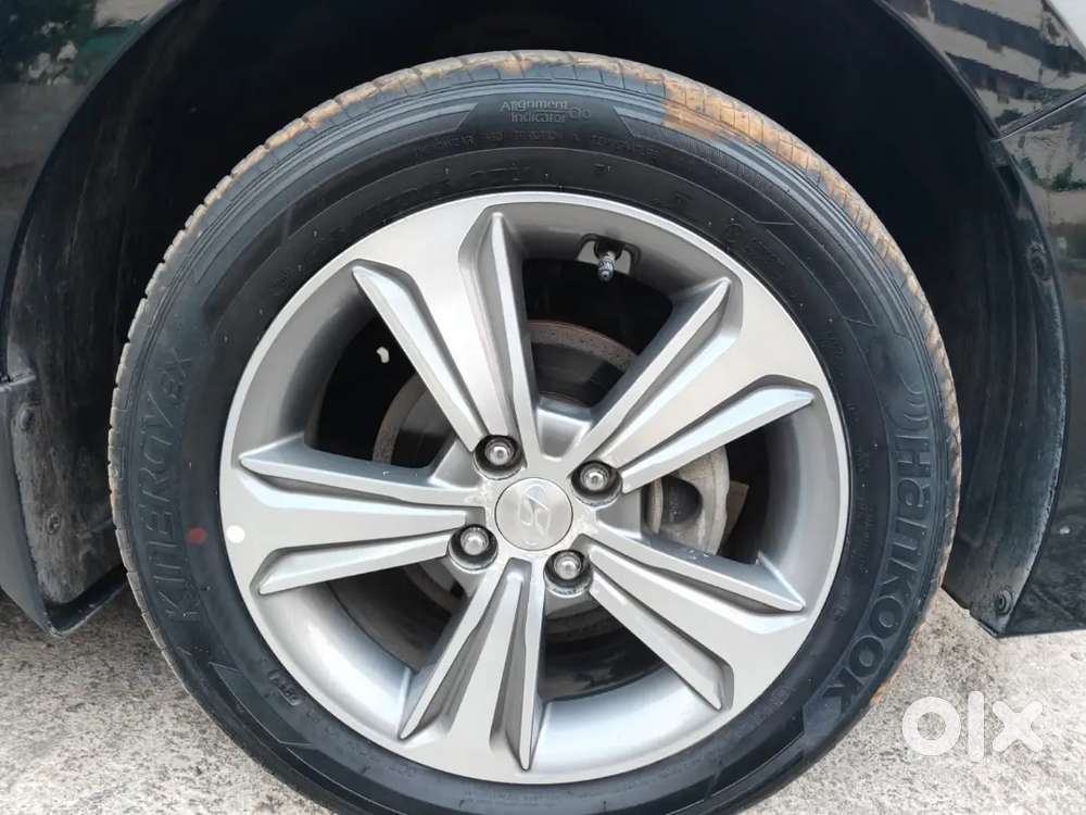 Hyundai Verna Sx O Sunroof  Push Start Black Colour 6 Air Dog