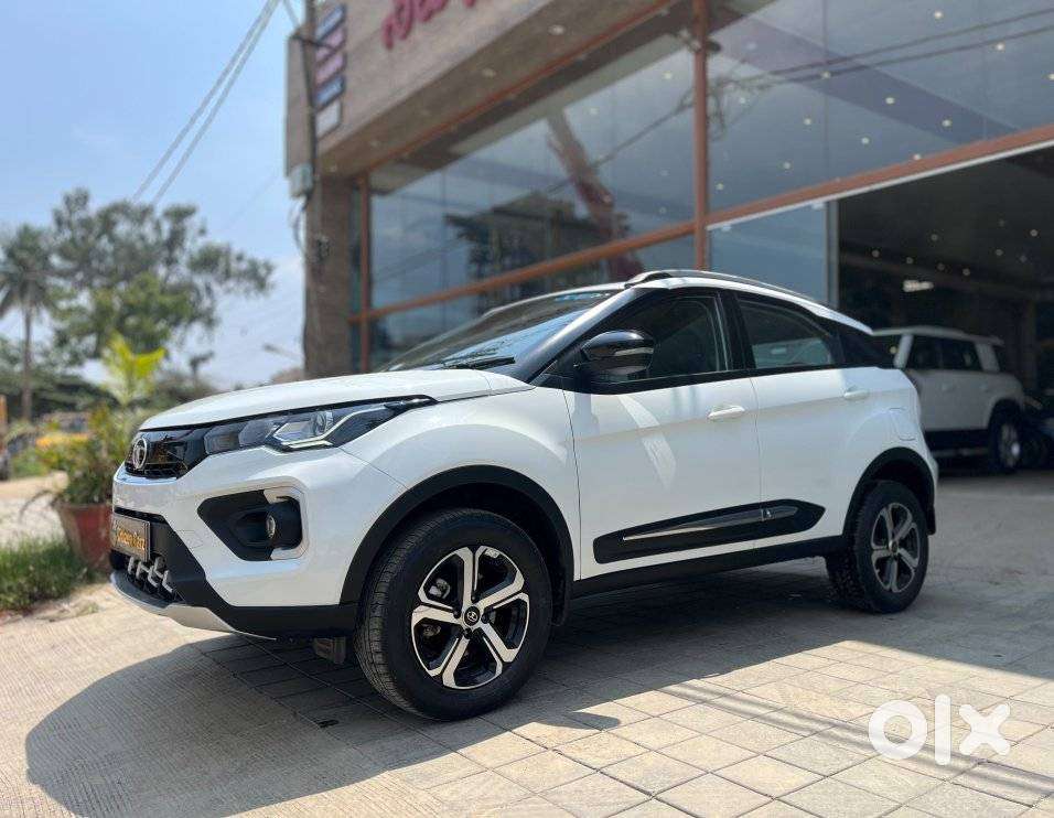 Tata Nexon 1.2 Revotron Xz Plus, 2023, Petrol