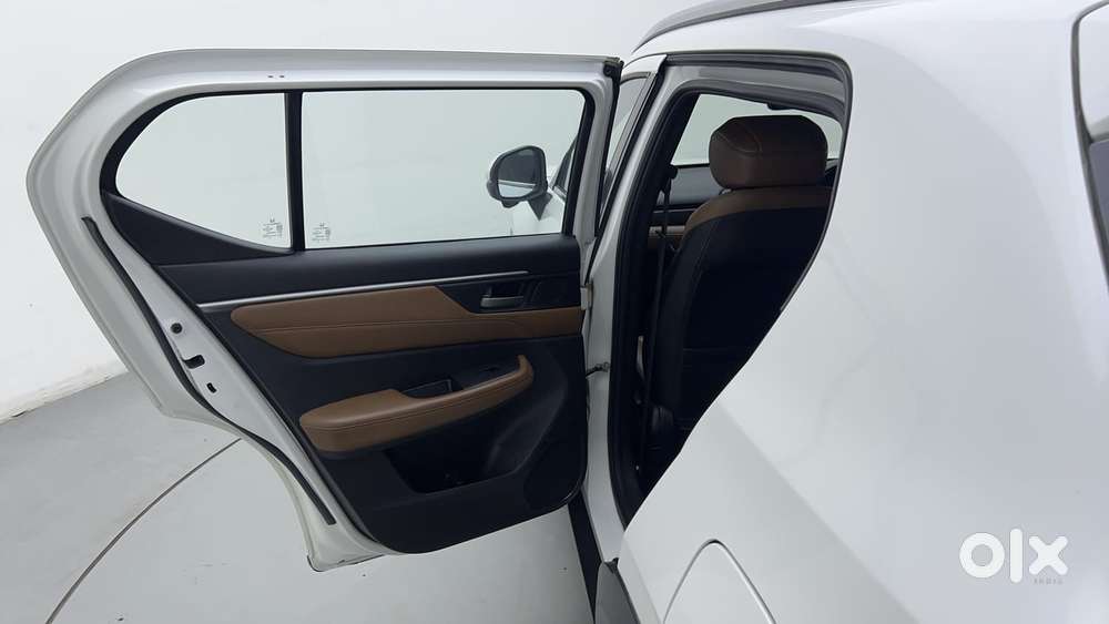 Honda Elevate Zx Mt, 2024, Petrol