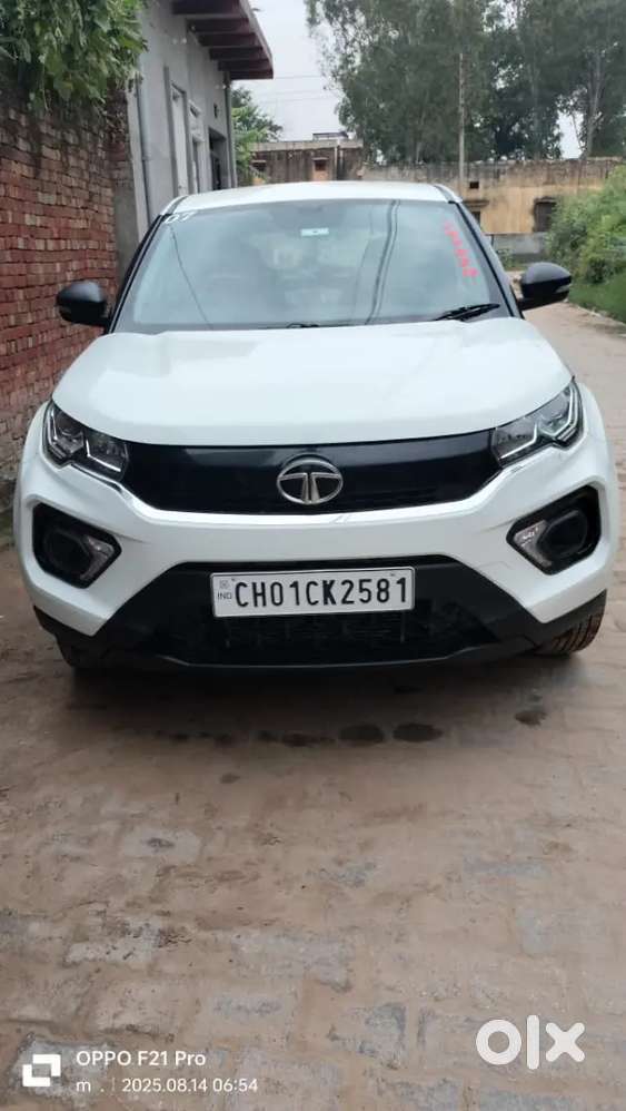 Tata Nexon 2022 Petrol 43000 Km Driven, 2nd Owner In Family Relation.