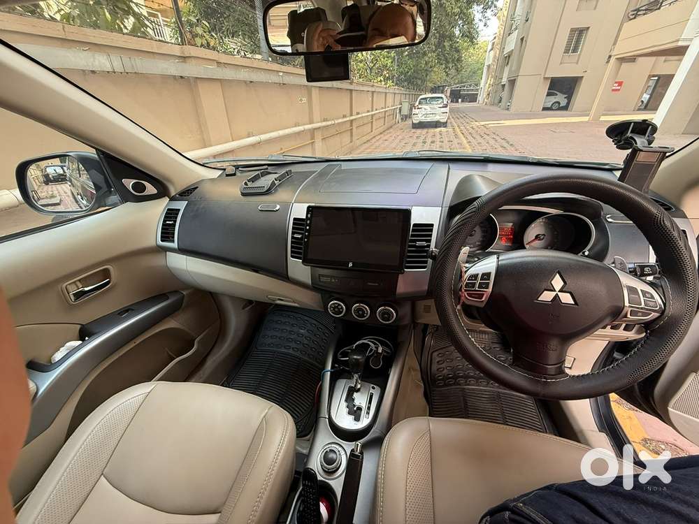 Mitsubishi Outlander Petrol 100000 Km Driven