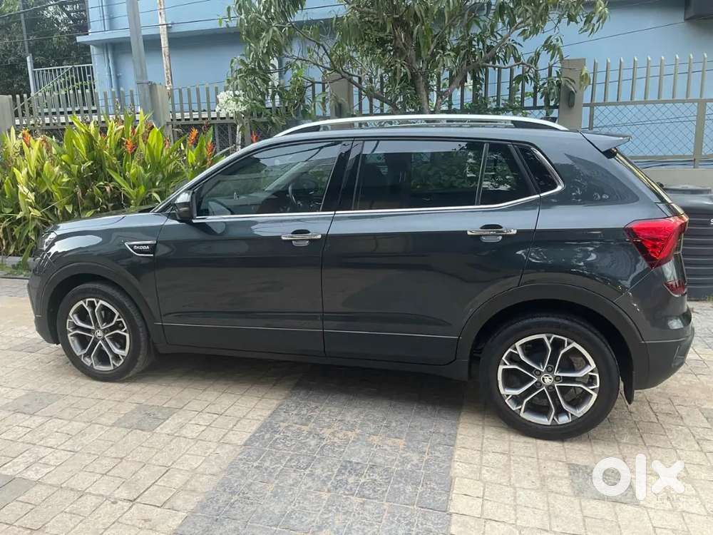 Lady Drove Skoda Kushaq Style Varient