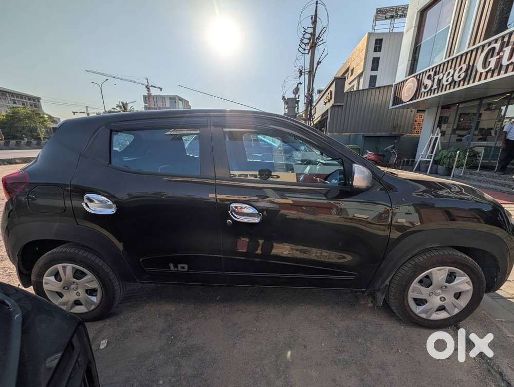 Renault Kwid 2025 Rxt Mt 11 Months Old. Color :- Outback Bronze