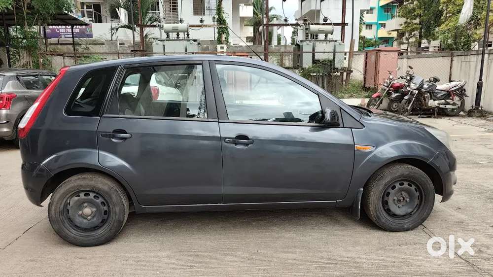 Ford Figo 1.2 Zxi 2013