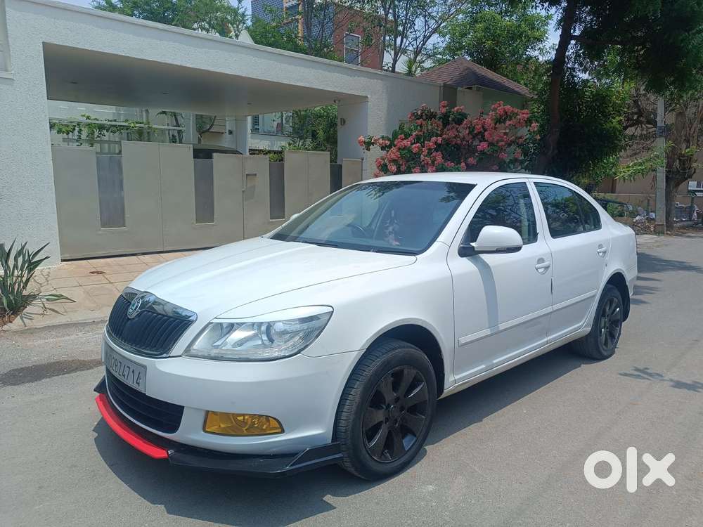 Skoda Laura 1.8 Tsi Ambiente, 2010, Petrol
