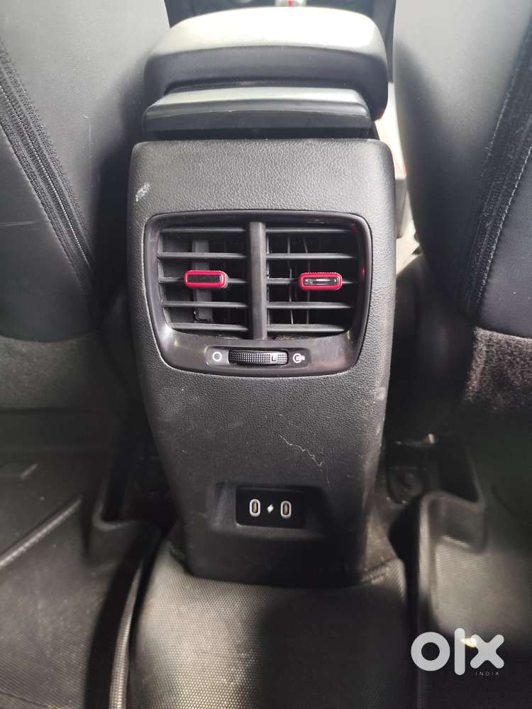 Hyundai Venue N Line N8 Dct Dual Tone, 2023, Petrol