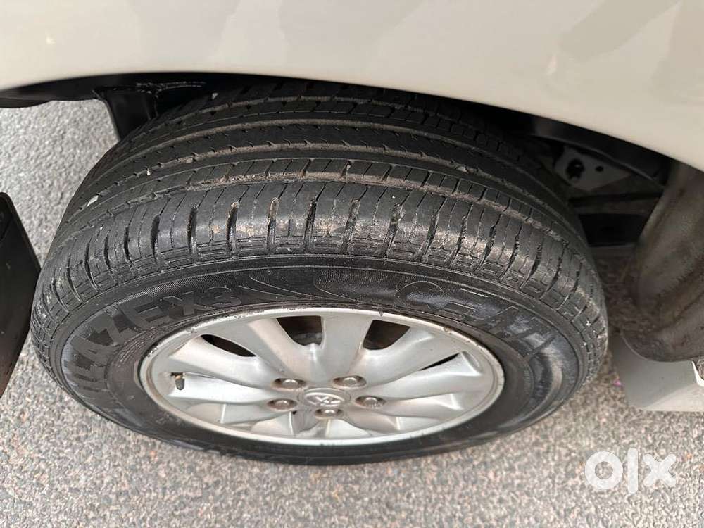 Toyota Innova 2.5 Zx 7 Str Bs-iv, 2015, Diesel