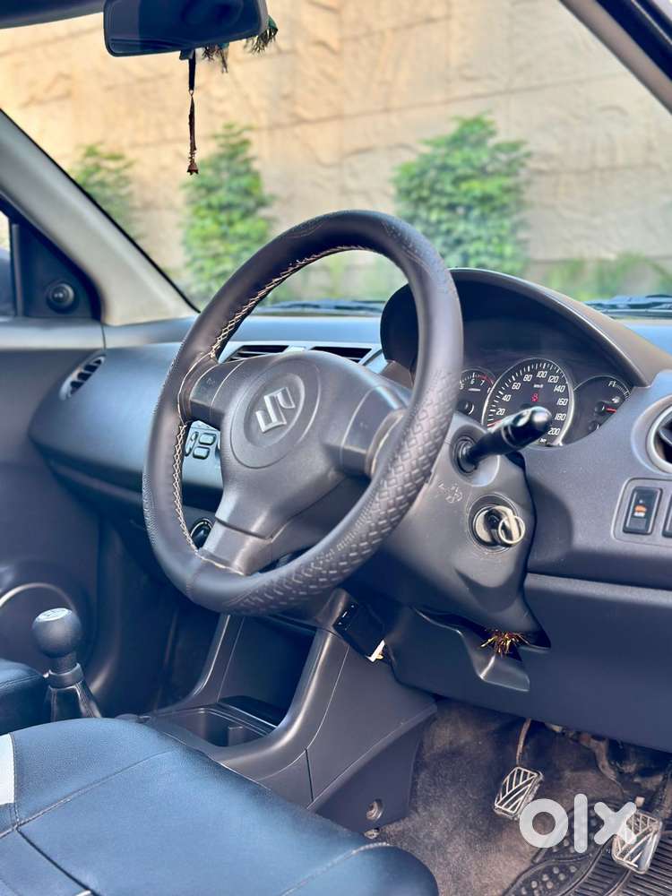 Maruti Suzuki Dzire Vxi Ags, 2010, Cng & Hybrids