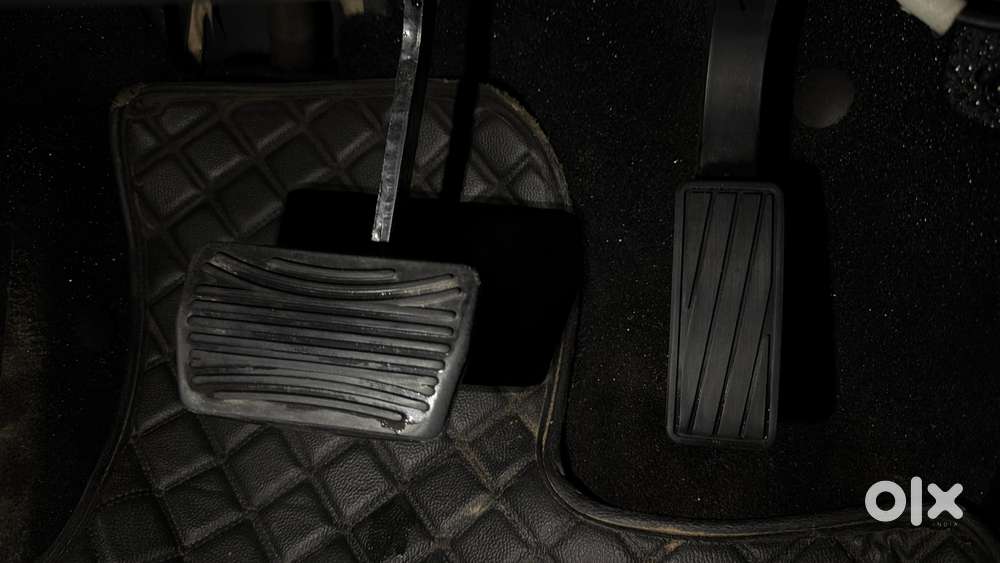 Mahindra Xuv700 2.0 Ax 5 Petrol At Str, 2022, Petrol