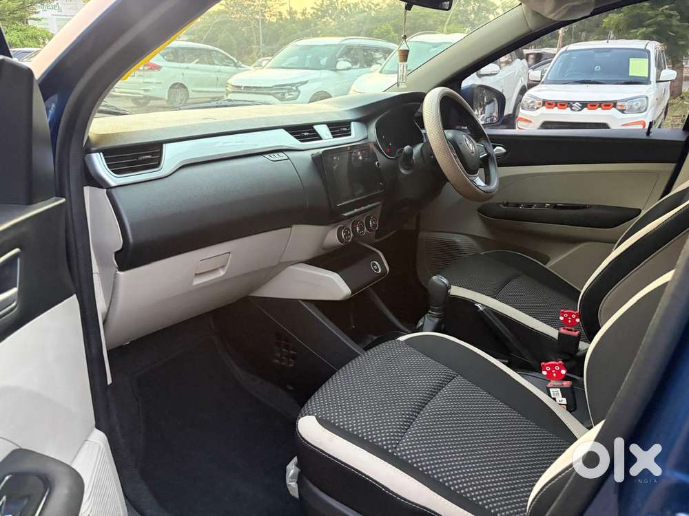 Renault Triber Rxz Easy-r Amt, 2020, Petrol