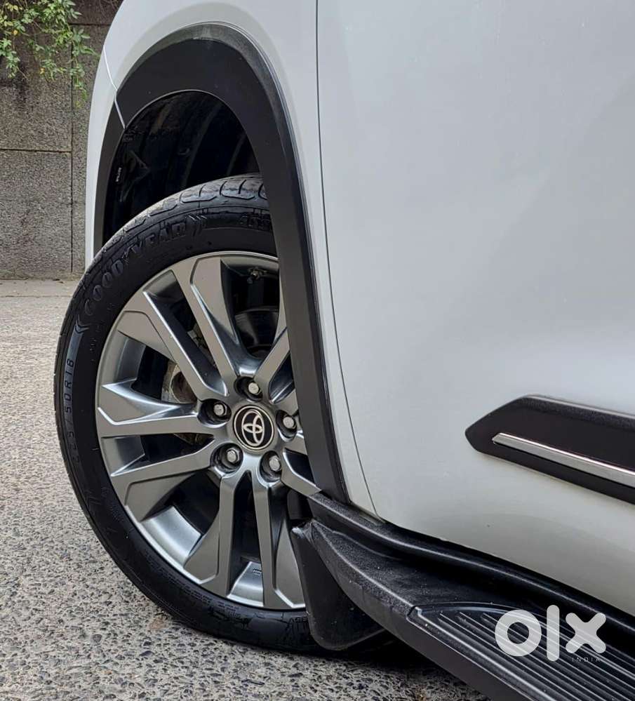 Toyota Innova Hycross 2.0 Zx Hybrid 7 Str, 2024, Petrol
