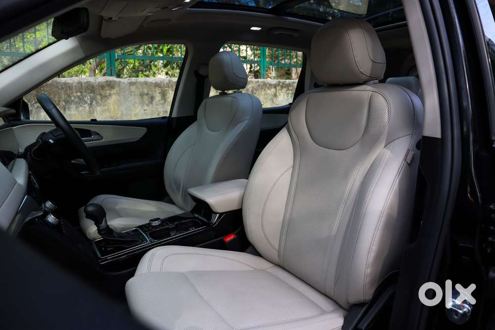 Mahindra Xuv700 2.0 Ax 7 Petrol At Luxury Pack Str, 2024, Petrol