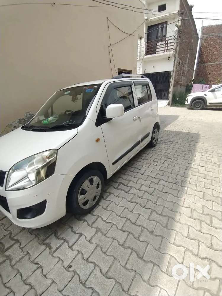 गाड़ी बहुत अच्छी कंडीशन में है सिर्फ मैंने चलाइ है