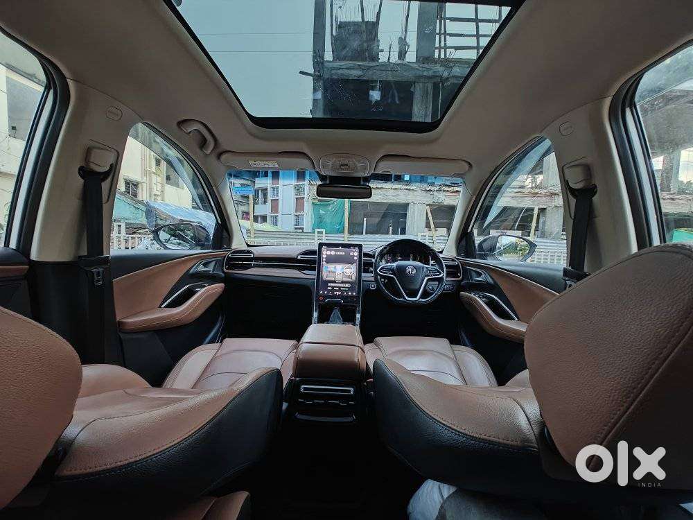 Mg Hector Plus Savvy Pro 1.5 Turbo Petrol Cvt 7 Str Dual Tone, 2023,..