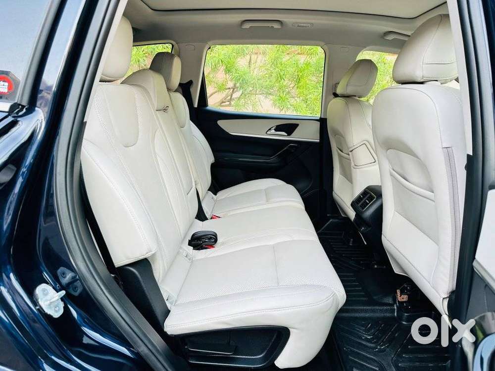 Mahindra Xuv700 2.0 Ax 7 Petrol At Luxury Pack Str, 2024, Petrol