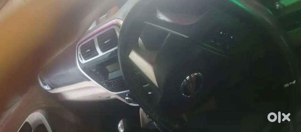 Mahindra Tuv 300 2017