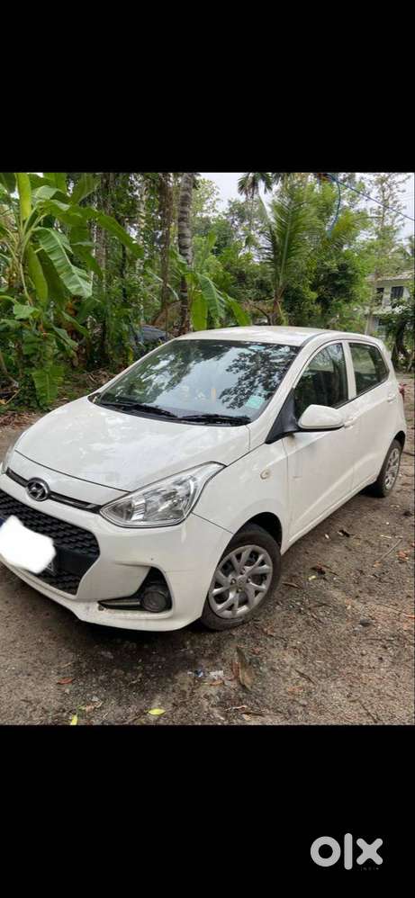 Hyundai Grand I10 2017 Diesel 100853 Km Driven