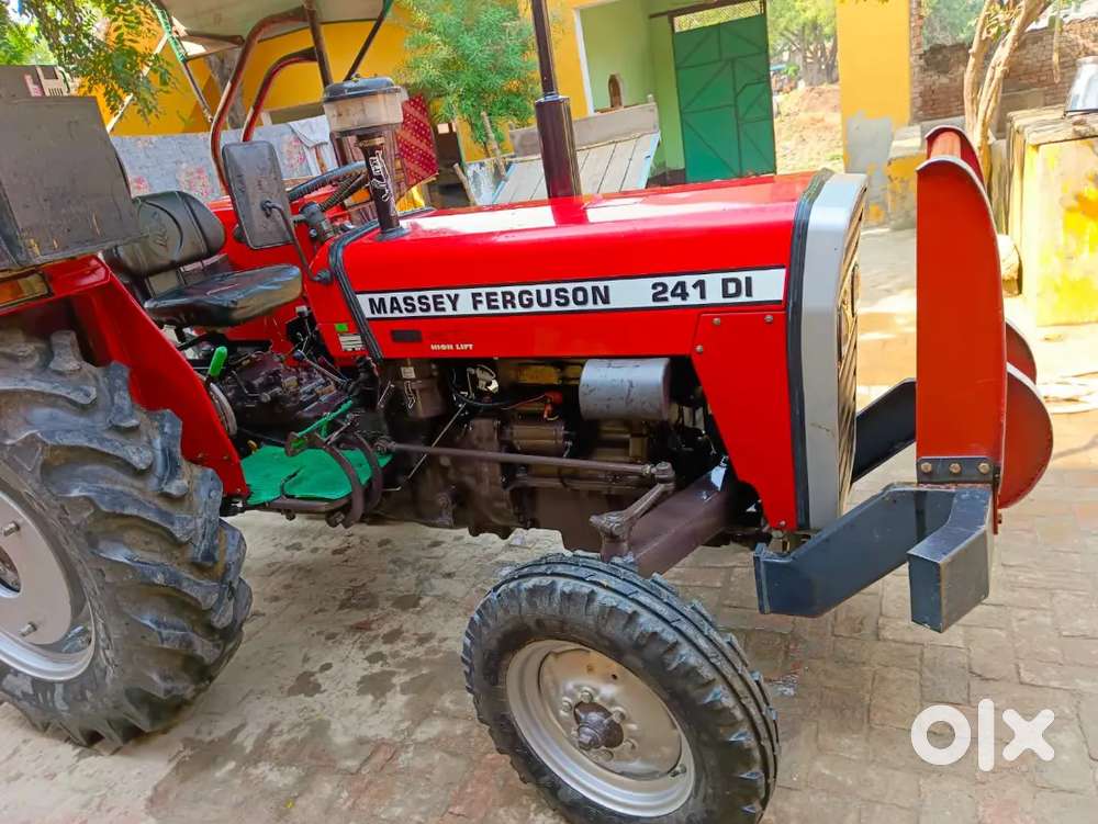 Massey Ferguson 241