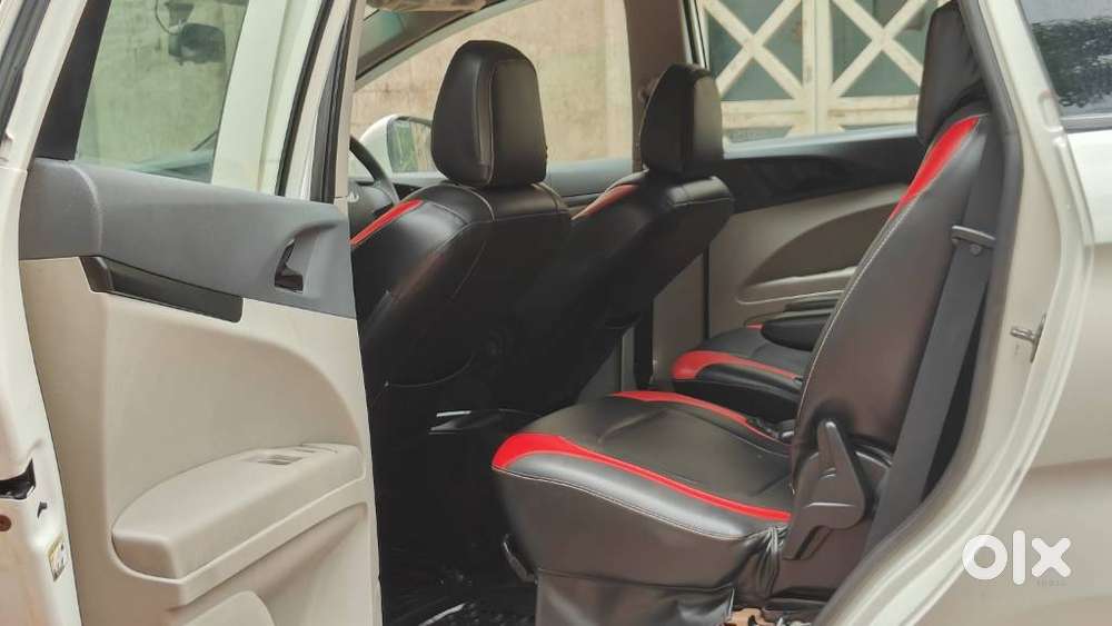 Mahindra Marazzo M4, 2019, Diesel