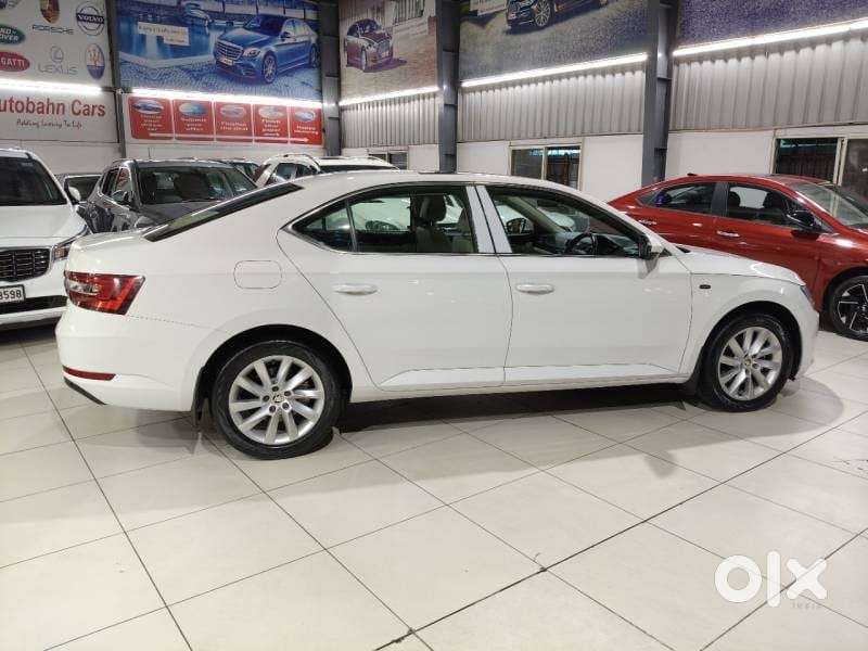 Skoda Superb L&k 2.0 Tdi At, 2017, Petrol
