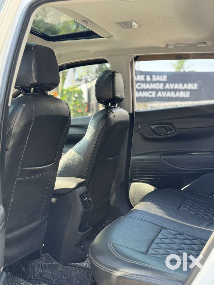 Hyundai I20 Asta (o) 1.2 Mt, 2023, Petrol