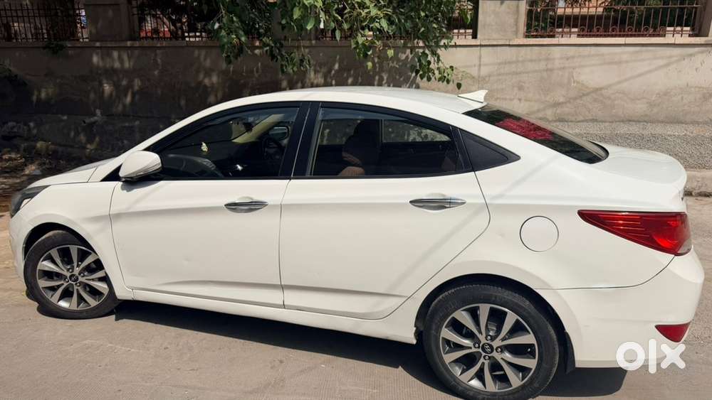 Hyundai Fluidic Verna 2015