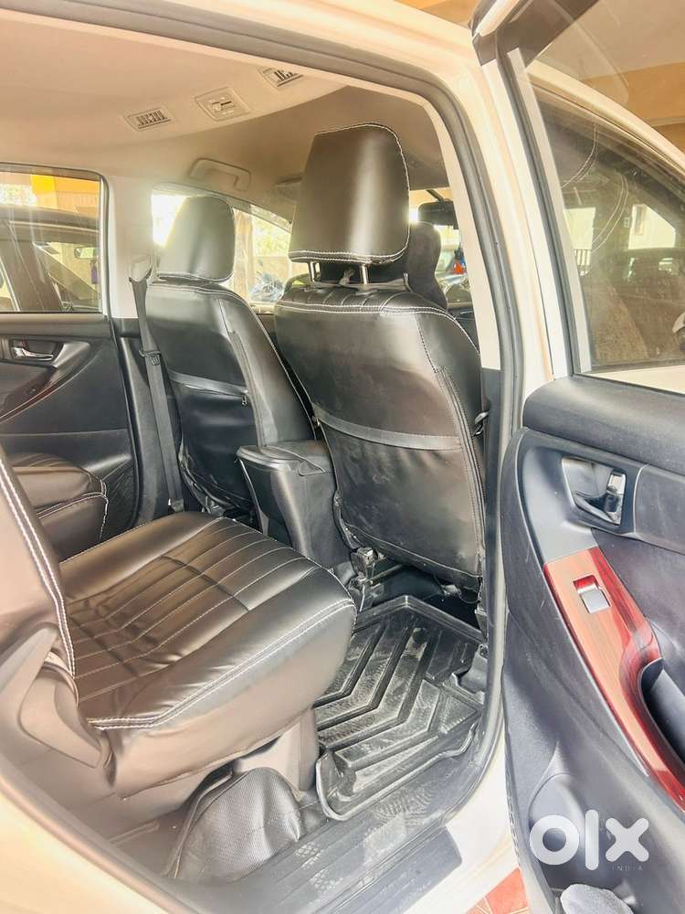 Toyota Innova Crysta 2025