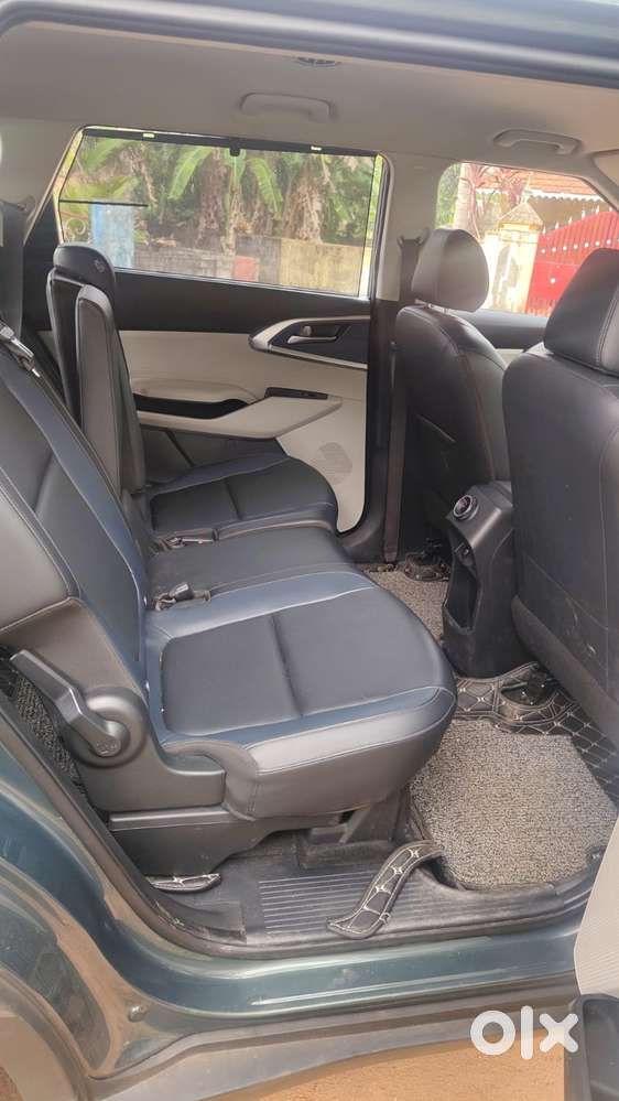 Kia Carens G 1.5 6mt Premium (o) 7-seater, 2025, Petrol