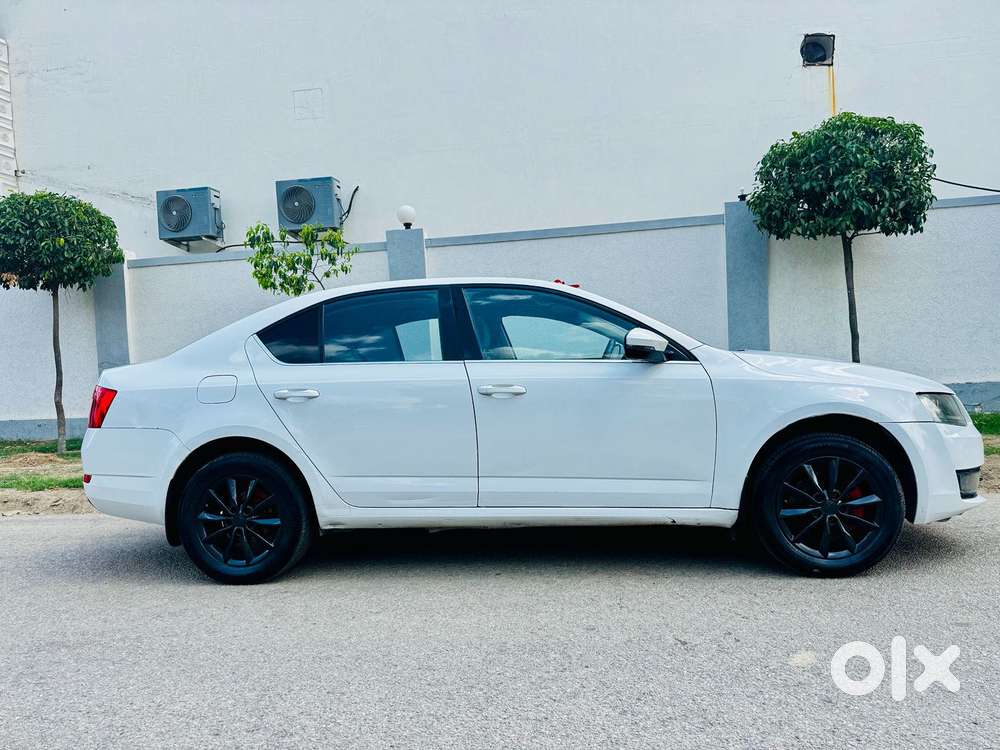 Skoda Octavia Elegance 2.0 Tdi At, 2013, Diesel