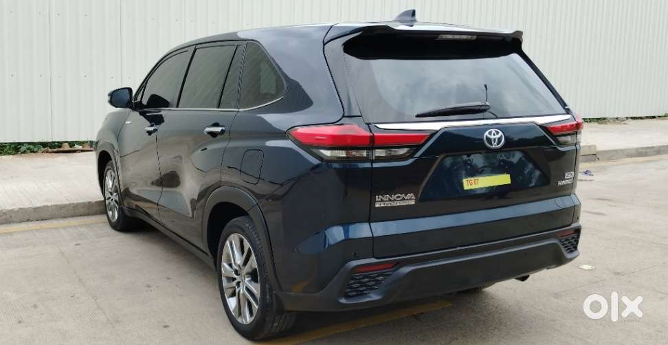 Toyota Innova Hycross 2.0 Zx Hybrid 7 Str, 2023, Petrol