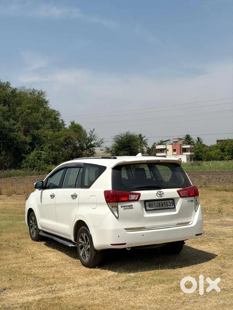 Toyota Innova Crysta 2023 Diesel 110000 Km Driven