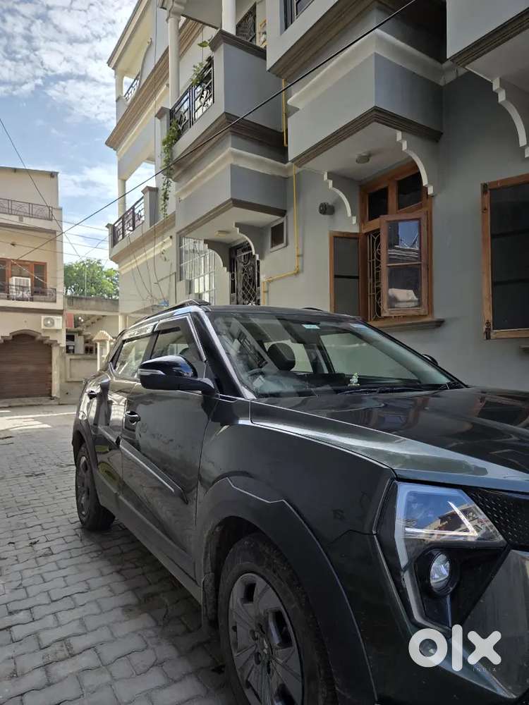 Mahindra Xuv 3xo 2024 Ax5