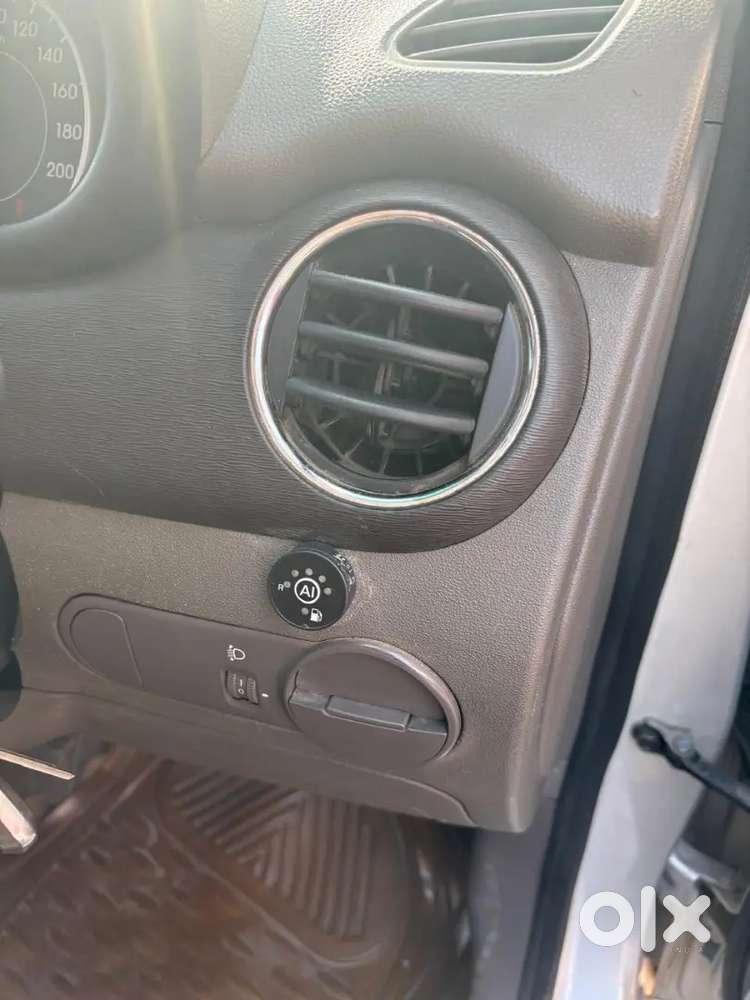 Hyundai I10 2011 Cng & Petrol 69000 Km Driven