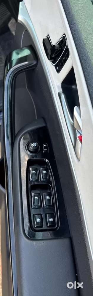 Mahindra Xuv700 2.2 Ax 7 Diesel At Luxury Pack Str, 2023, Diesel